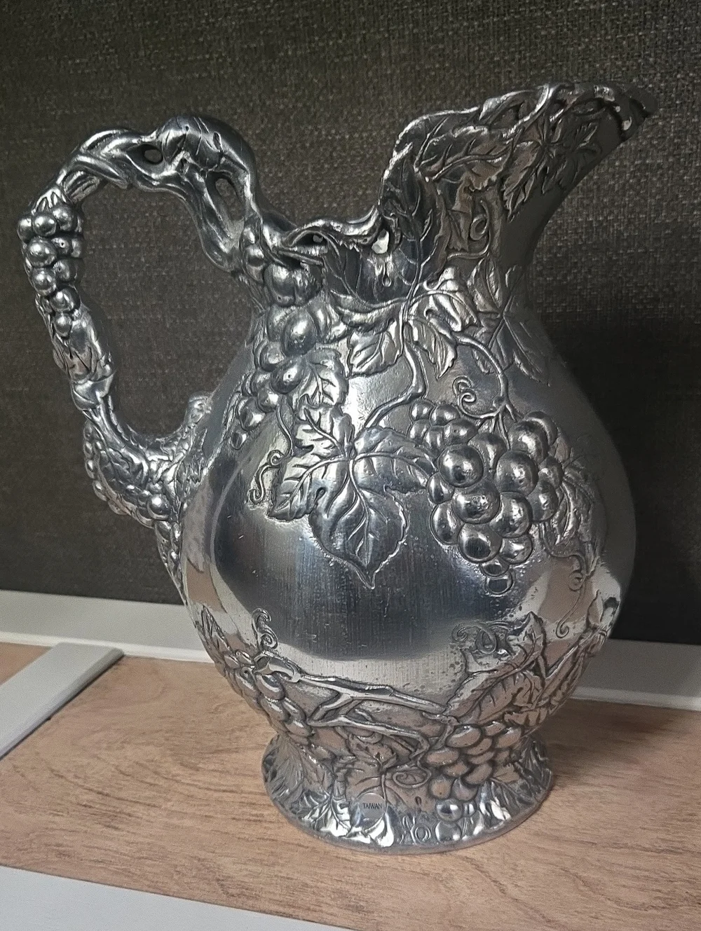 Vintage Arthur Court 1996 Grape Vine Water Pitcher Cast Aluminum 10